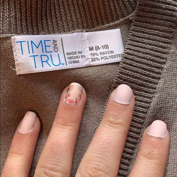 Tan blouse! - Picture 3 of 4